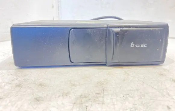 Audi A8 S8 D2 4D CD/DVD changer 4B0035111