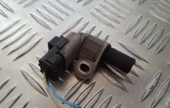 Citroen C4 I Camshaft position sensor 9645844080