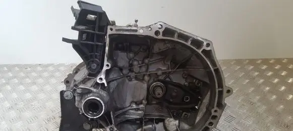 Manual 5 speed gearbox