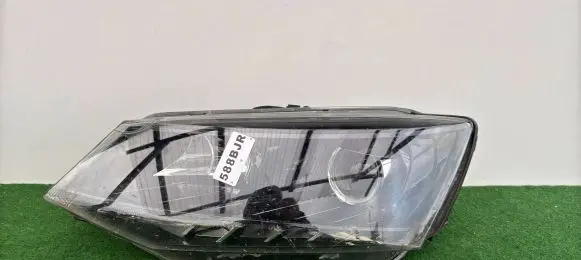 Skoda Fabia Mk3 (NJ) Headlight/headlamp 6V1941015B