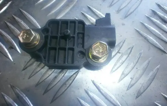 Hyundai Matrix Airbag deployment crash/impact sensor 9592017000