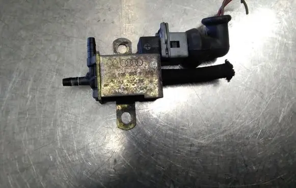 Audi A2 Turbo solenoid valve 028906283F