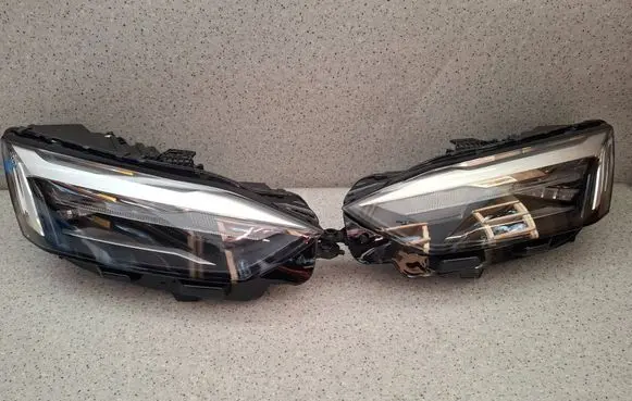 Audi A5 Headlights/headlamps set 8W6941011 030112063100 8W6941012