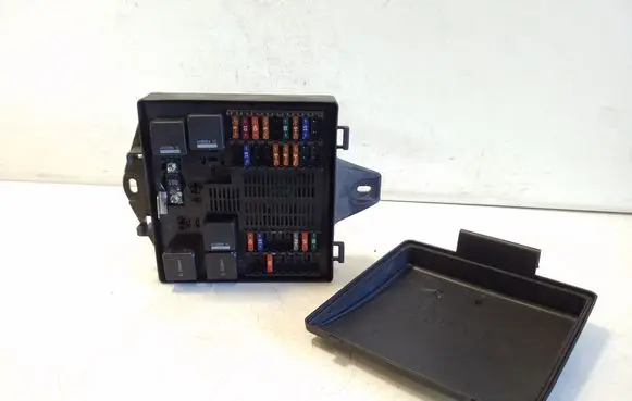 Jaguar XJ X351 Fuse module AW9314A073AC