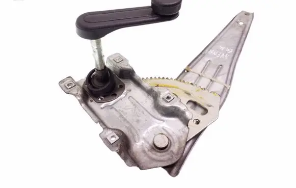Rear door manual window regulator