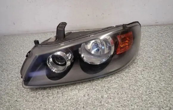Nissan Almera N16 Headlight/headlamp