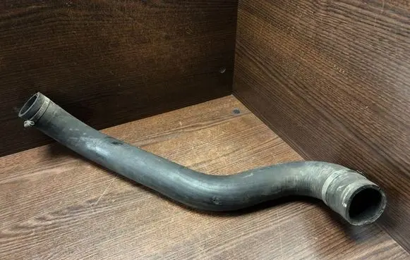 Iveco Daily 3rd gen Intercooler hose/pipe 504275574