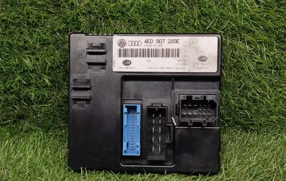 Audi A8 S8 D3 4E Comfort/convenience module 4E0907289E 4E0910289E