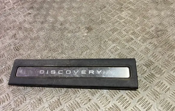 Land Rover Discovery 5 Front sill trim cover HY3213201BB8