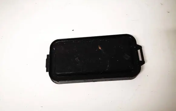 Volkswagen Bora Headlight/headlamp dust cover 205653C2