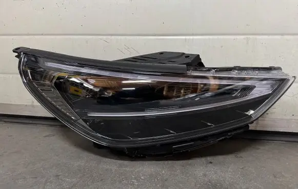 Hyundai i30 Headlight/headlamp 92102G4600