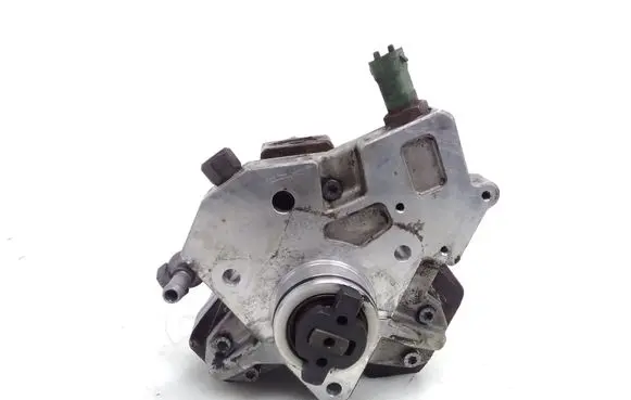 Volvo XC70 Fuel injection high pressure pump 0445010111 30756125