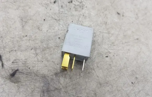 Nissan X-Trail T30 Other relay 9008087019