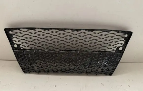 Lexus IS III XE30 Front bumper lower grill 5211253060