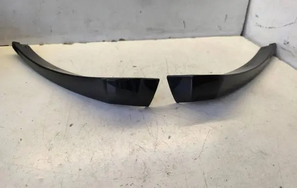 Front bumper splitter molding