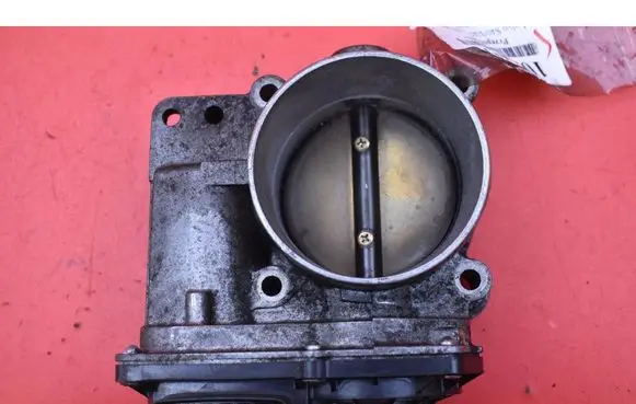 Volvo S40, V40 Throttle body valve 8677694