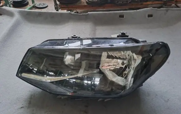 Volkswagen Caddy Headlight/headlamp 2K1941015B
