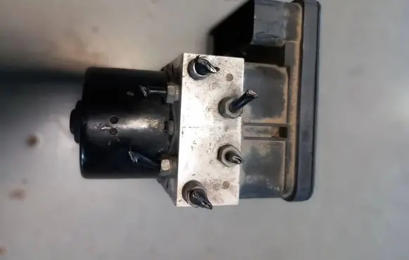 Ford Focus ABS Pump 3M512C405HB 10020602164