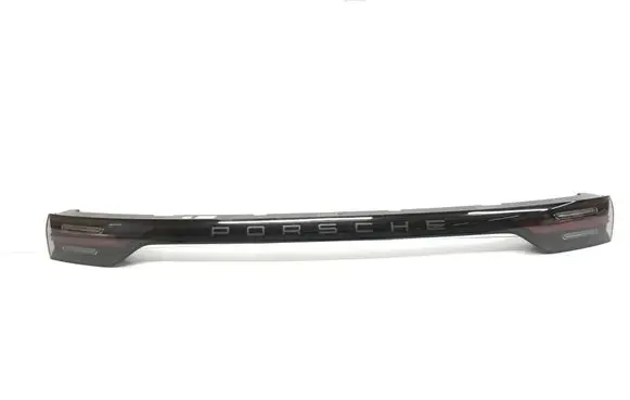 Porsche Cayenne (9Y0 9Y3) Tailgate rear/tail lights 9Y0945081AM 20640025