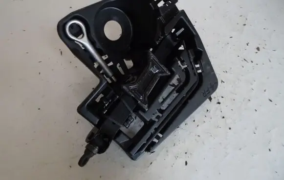 Toyota Prius (XW30) Tool set 6477747030