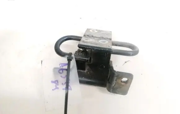 Audi A4 S4 B5 8D Rear door lower hinge 4A0833411A