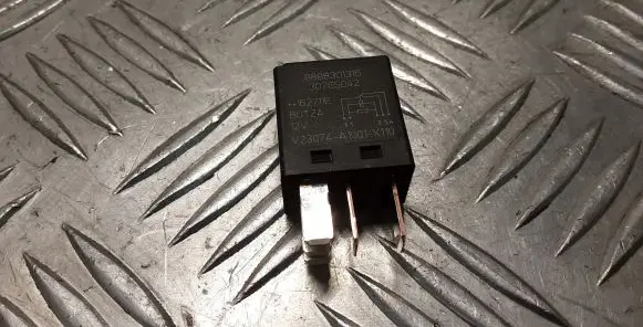 Volvo V40 Other relay 30765042