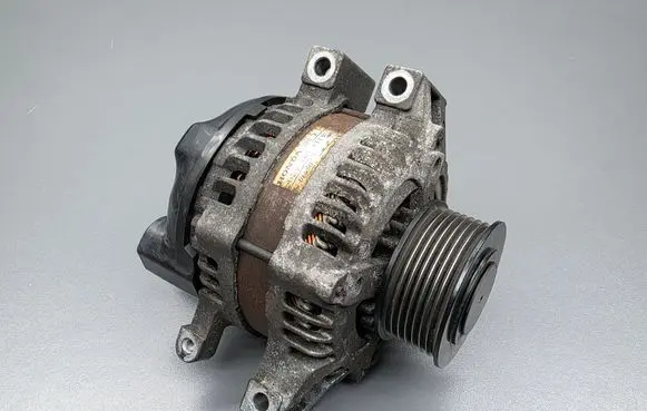 Honda CR-V Generator/alternator CSD86 1042104860