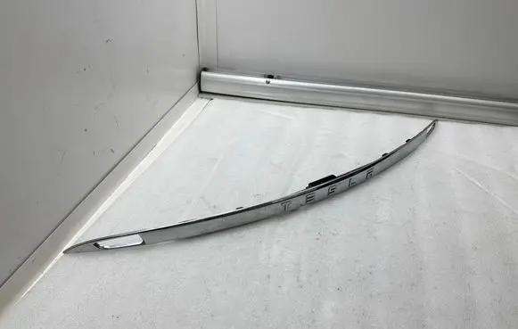 Tesla Model S Tailgate trim 101168500B 102577600A