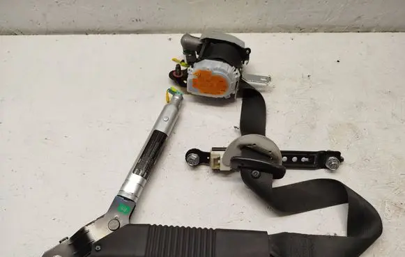 Hyundai Santa Fe Front seatbelt 888202w350RYN