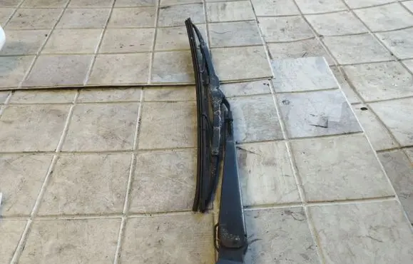 Peugeot Partner Rear wiper blade 38649