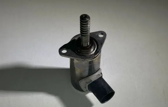 BMW 7 F01 F02 F03 F04 Camshaft vanos timing valve 7605025