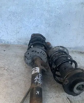 Volkswagen Jetta VI Front shock absorber with coil spring