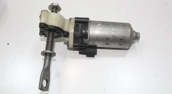 Toyota RAV 4 (XA30) Seat adjustment motor 8582033020