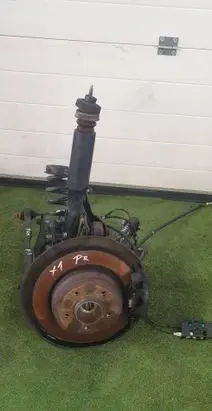 Rear wheel hub spindle/knuckle