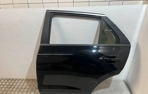 KIA Niro Rear door