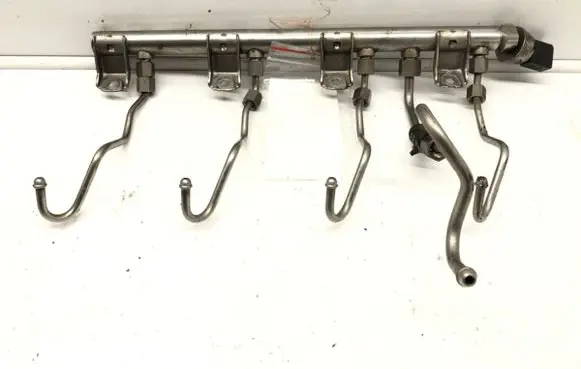 Fuel main line pipe