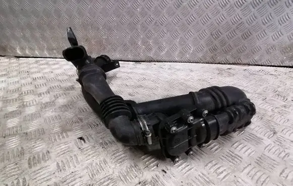 Peugeot RCZ Air intake hose/pipe 9687574180