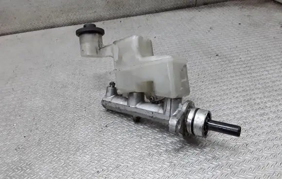 Toyota Corolla Verso E121 Master brake cylinder