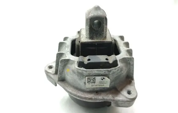 BMW 7 F01 F02 F03 F04 Engine mount bracket 6777373