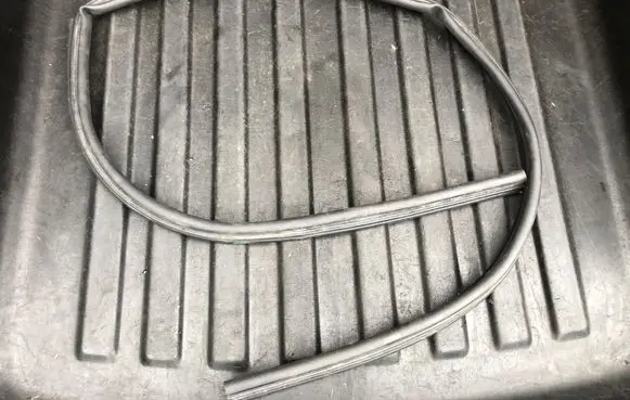 Land Rover Discovery 5 Engine compartment rubber HY3216C834AA