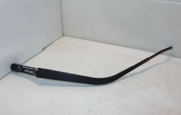Mitsubishi Outlander Front wiper blade arm 8250A127