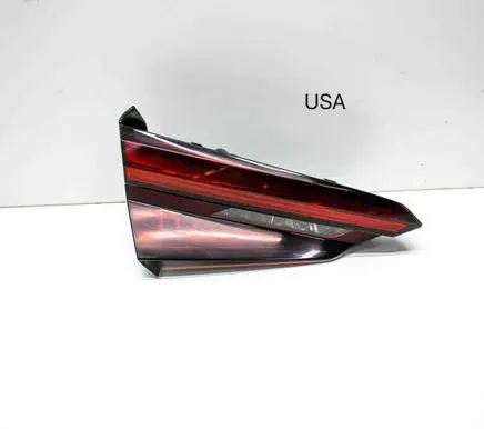 Tailgate rear/tail lights