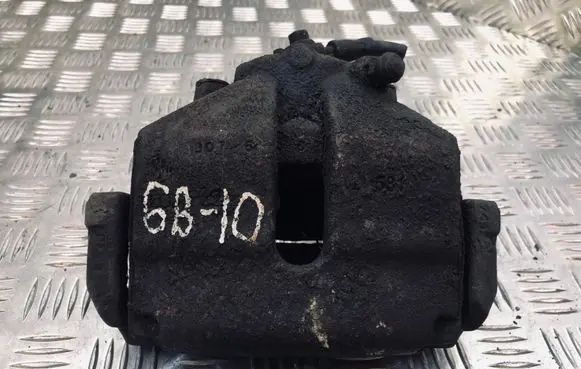 Volkswagen PASSAT B6 Front brake caliper