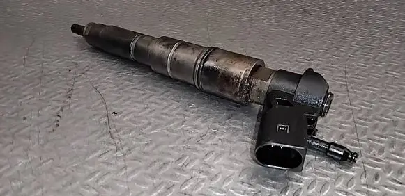 BMW 5 E60 E61 Fuel injector 0445115048 779272104