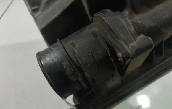Renault Scenic III - Grand scenic III Mass air flow meter 022042023
