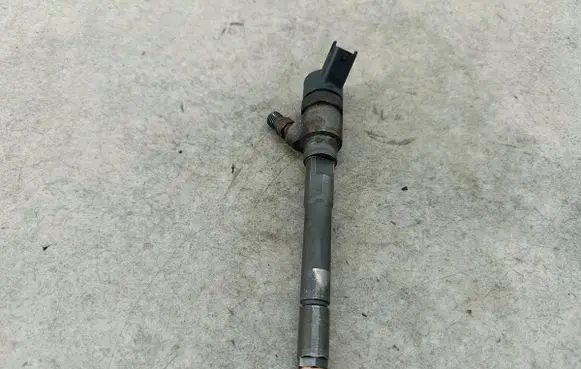 KIA Ceed Fuel injector 0445110258BOSCH