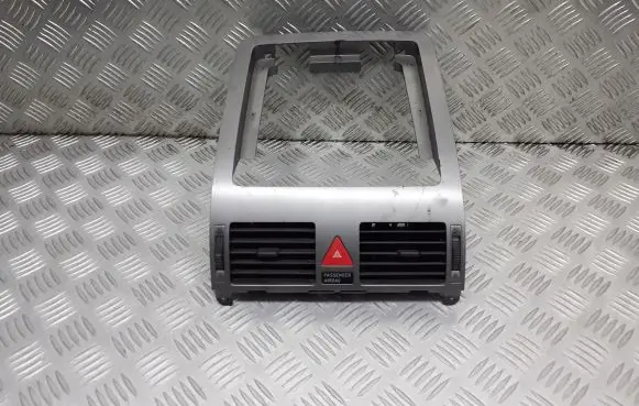 Volkswagen Touran I Dashboard air vent grill cover trim 1T1819728D