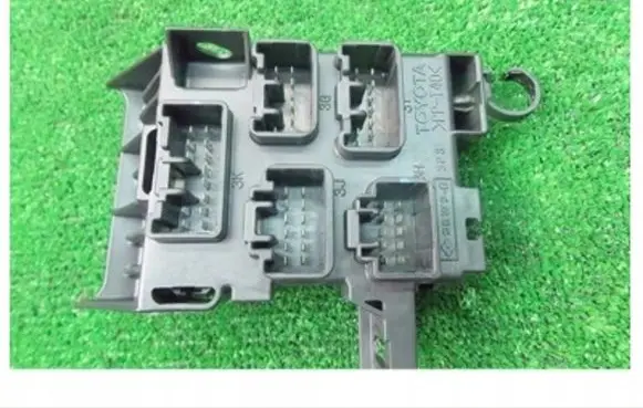 Toyota Avensis T250 Fuse module