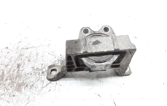 Mazda 3 I Engine mount bracket
