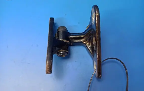 Front door upper hinge